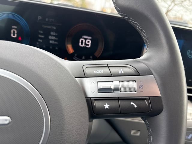 Certified 2025 Hyundai Kona SEL image 25