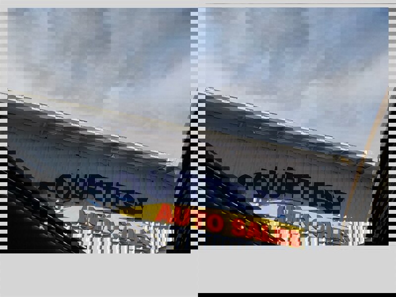 Used 2016 GMC Acadia Denali image 10