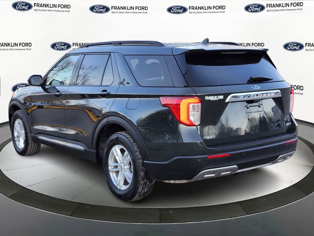 Certified 2022 Ford Explorer XLT w/ Equipment Group 202A image 3
