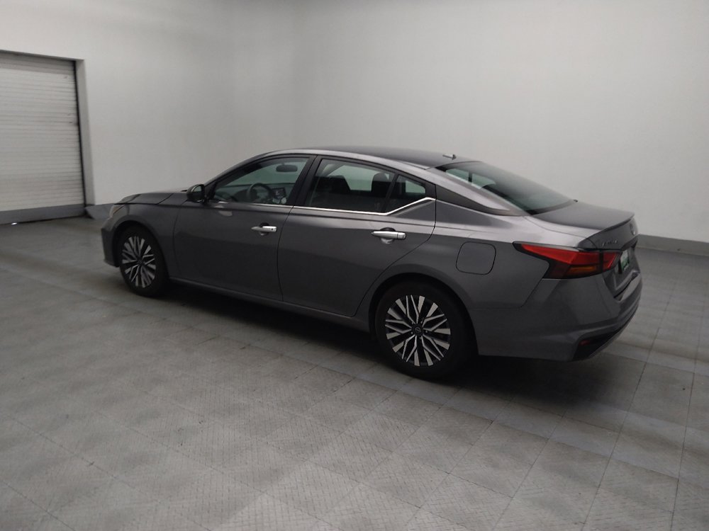 Used 2024 Nissan Altima 2.5 SV image 3