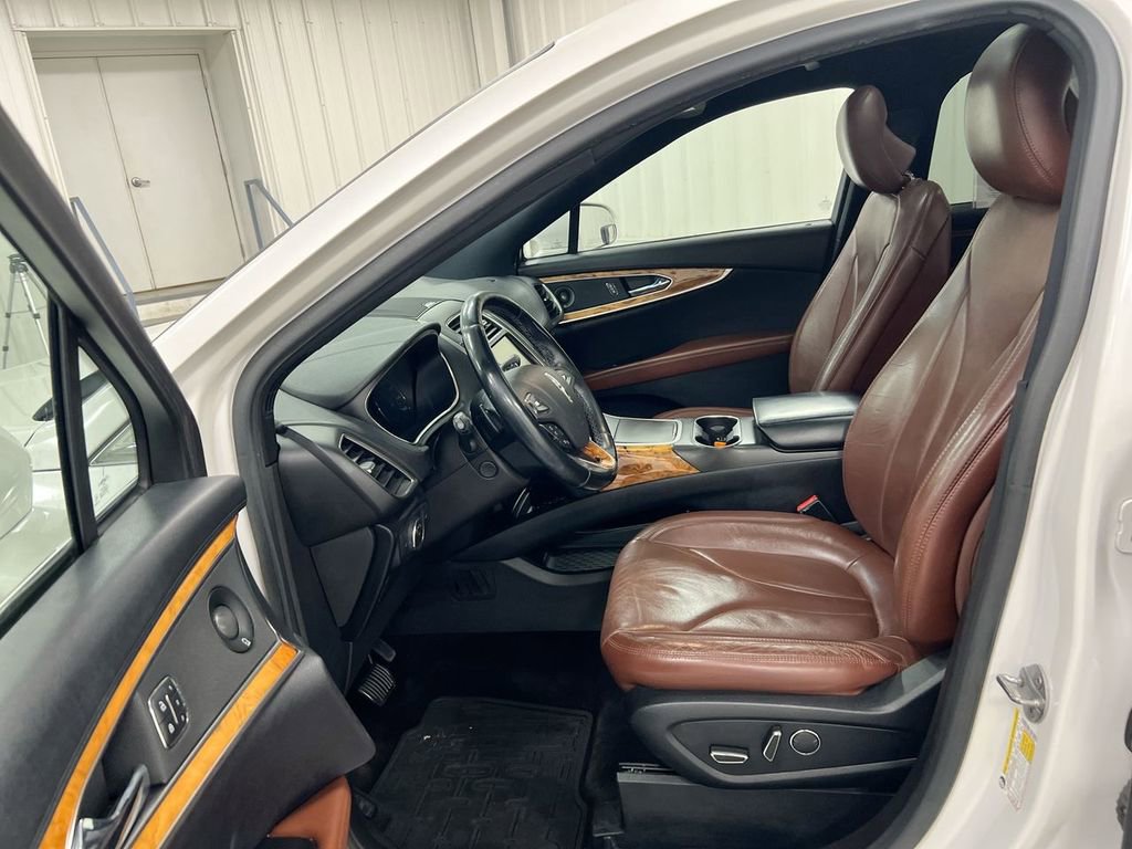 Used 2016 Lincoln MKX Reserve w/ Technology Package image 21