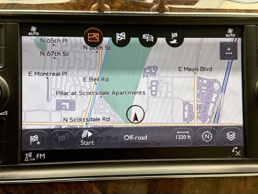 Used 2018 Bentley Bentayga image 14