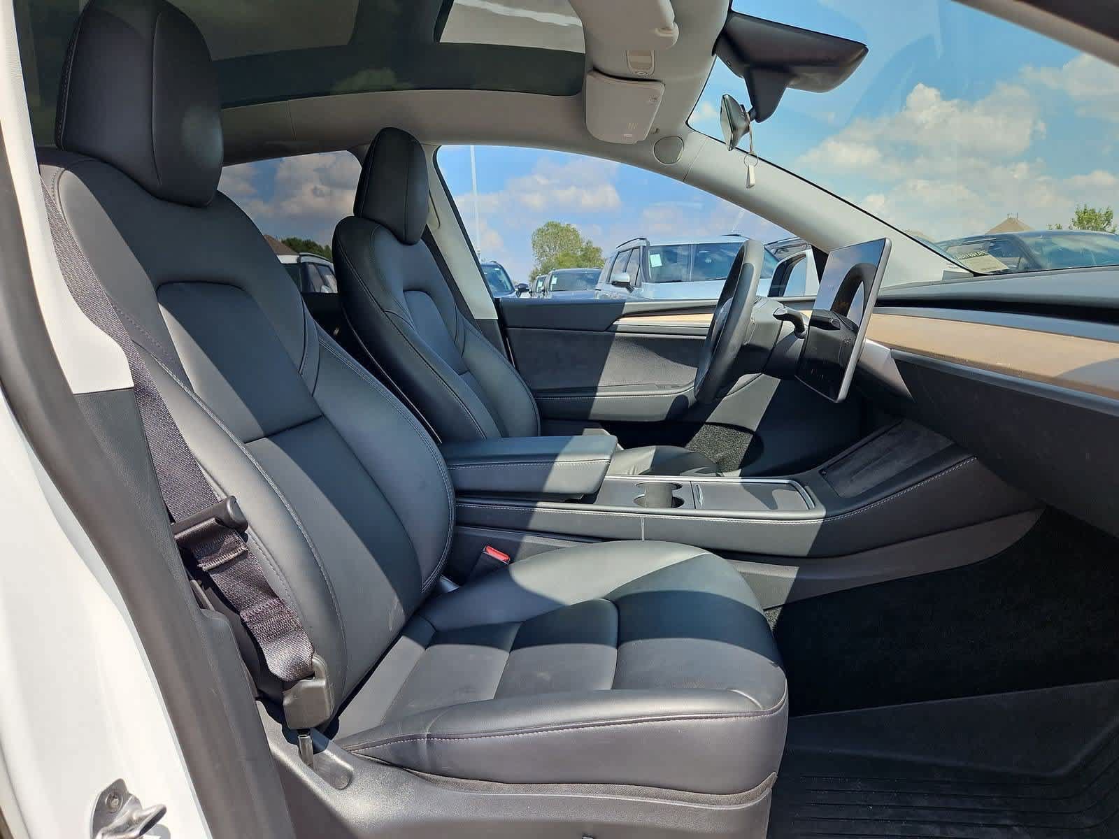 Used 2023 Tesla Model Y Long Range AWD/4WD image 23