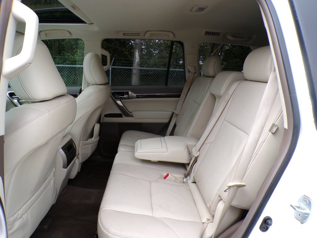 Used 2014 Lexus GX 460 w/ Premium Package AWD/4WD image 18