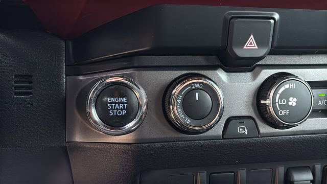 Used 2019 Toyota Tacoma TRD Sport AWD/4WD image 28