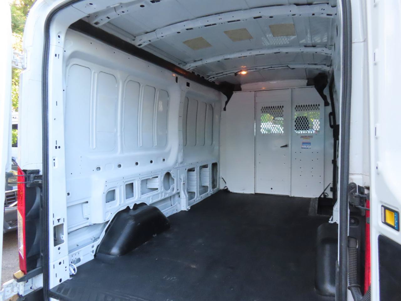 Used 2015 Ford Transit 150 148 Medium Roof RWD image 23