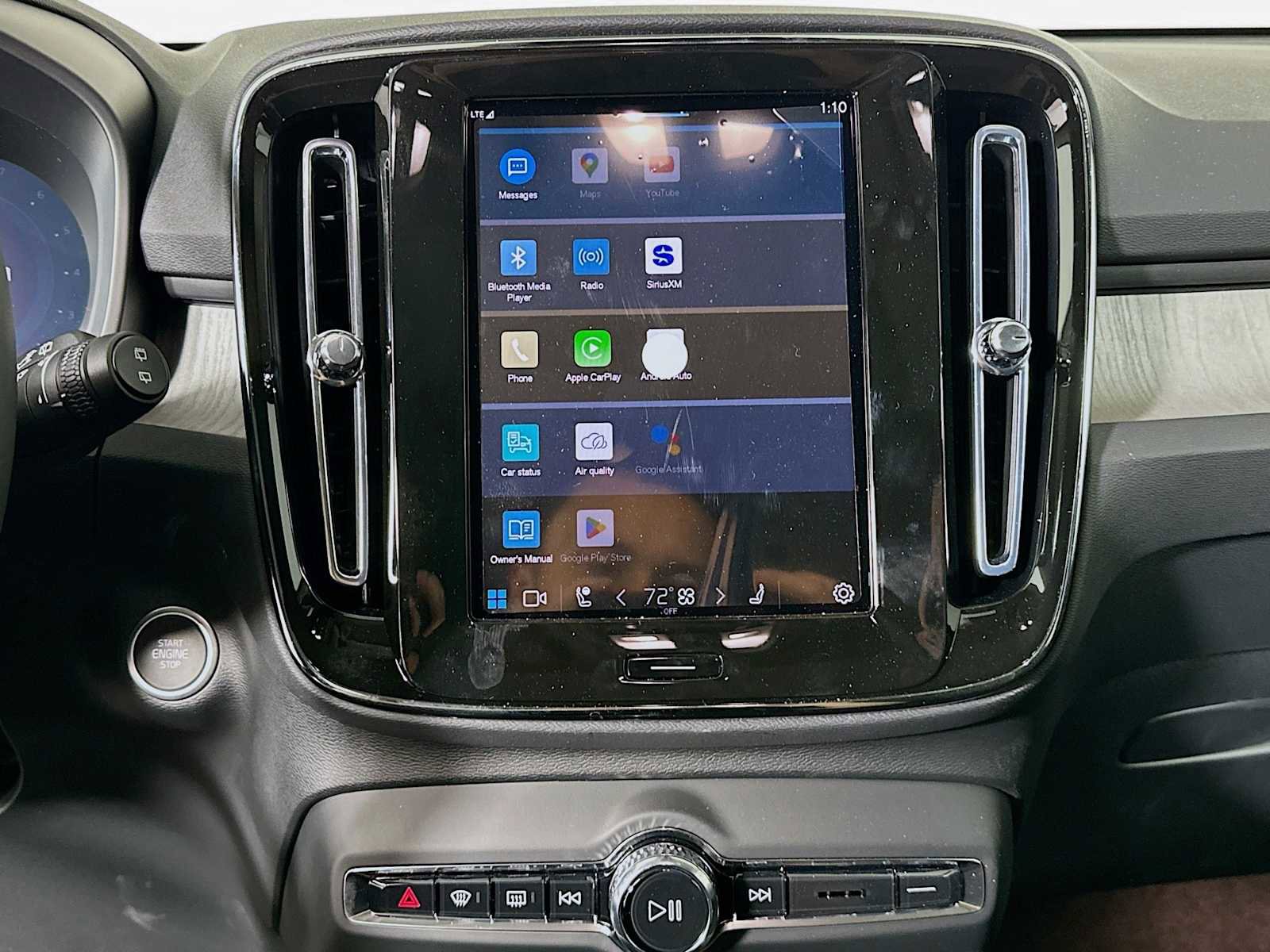 Used 2025 Volvo XC40 B5 Plus w/ Climate Package image 13