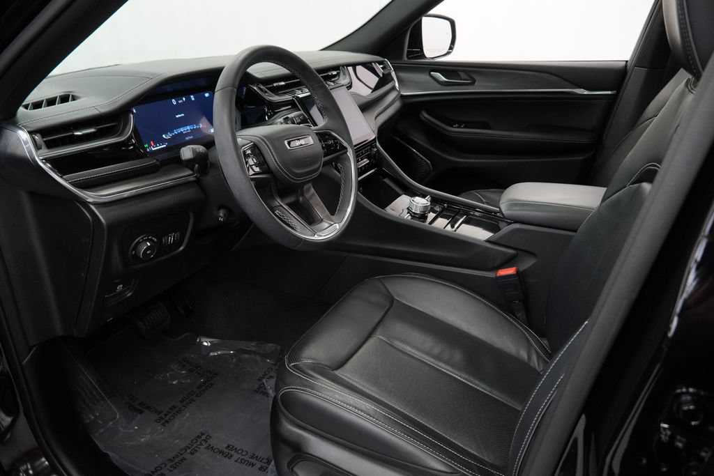 Certified 2023 Jeep Grand Cherokee Overland AWD/4WD image 17
