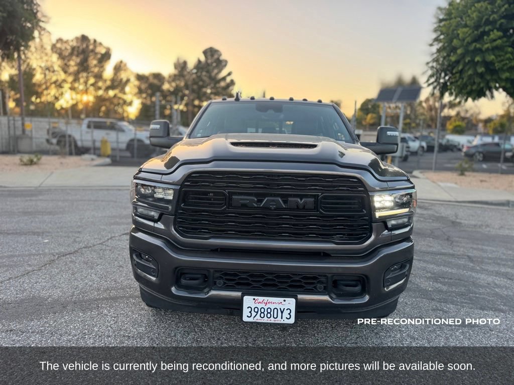 Used 2024 RAM 3500 Limited AWD/4WD image 9
