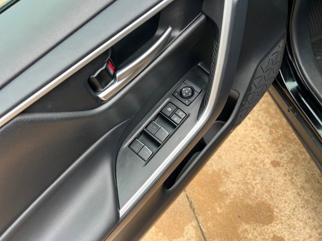 Used 2025 Toyota RAV4 XLE image 11