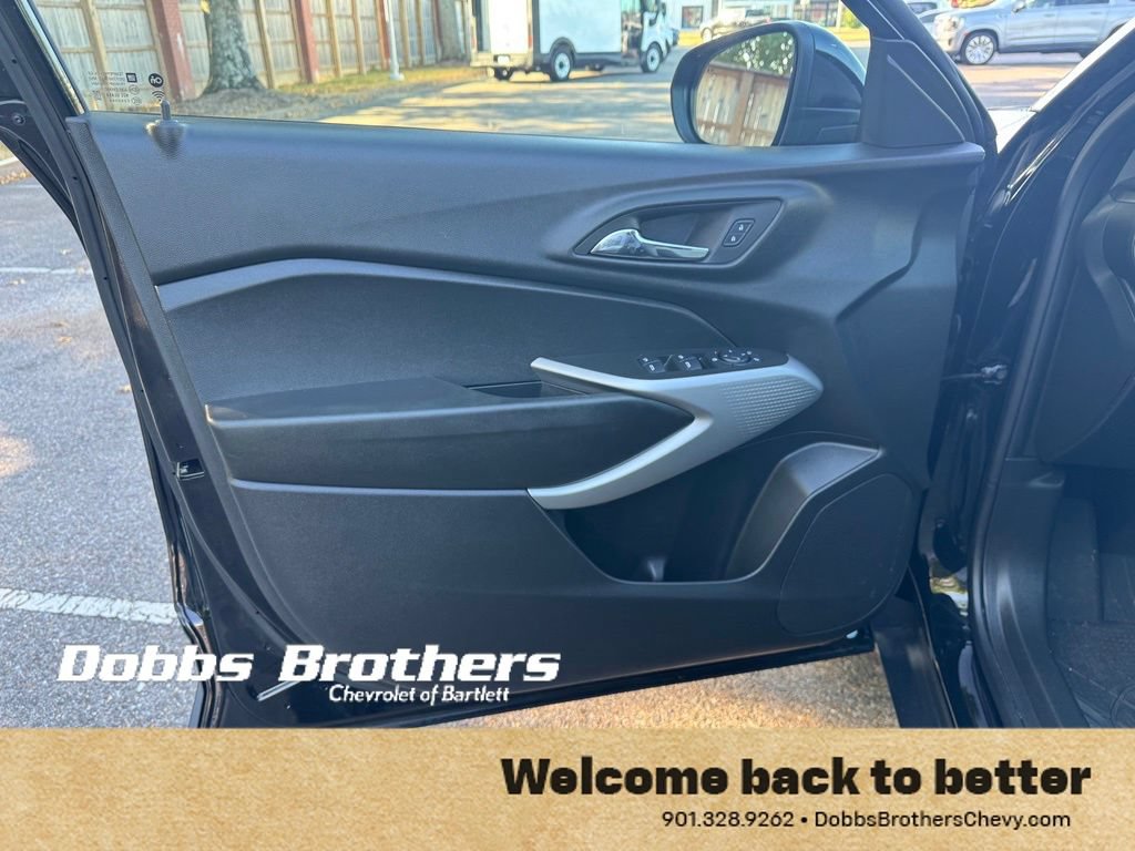 Used 2024 Chevrolet Trax RS w/ Driver Confidence Package FWD image 14
