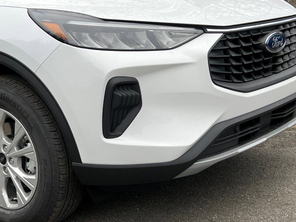 New 2026 Ford Escape Active AWD/4WD image 2