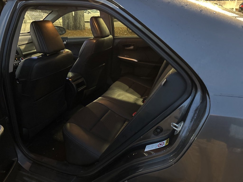 Used 2013 Toyota Camry SE image 3