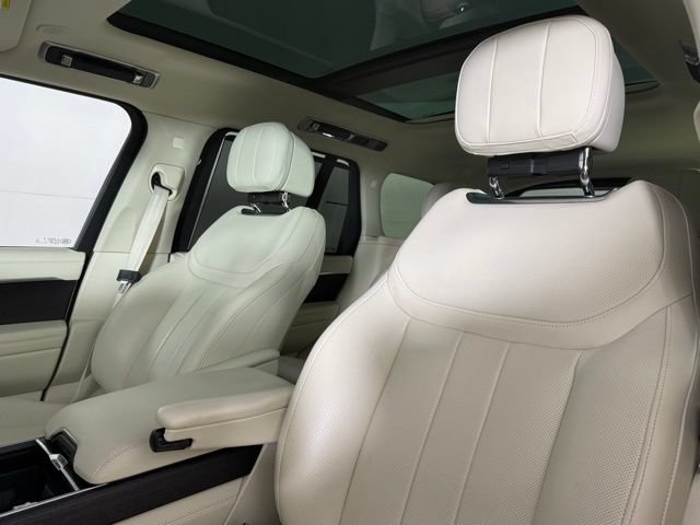 Used 2024 Land Rover Range Rover SE AWD/4WD image 15