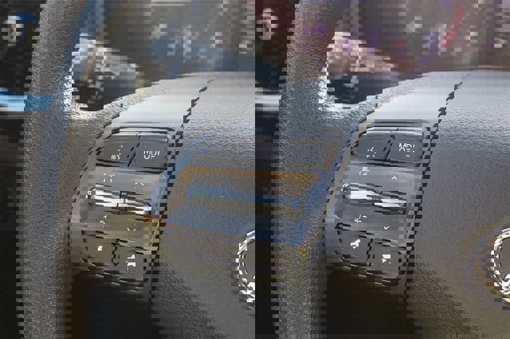 Certified 2023 Hyundai Kona SEL image 33