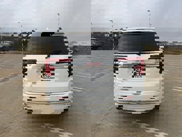 Used 2021 GMC Acadia Denali image 4