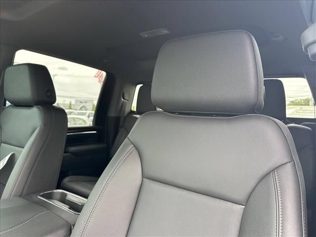 New 2026 GMC Sierra 2500 SLT w/ SLT Premium Package AWD/4WD image 28