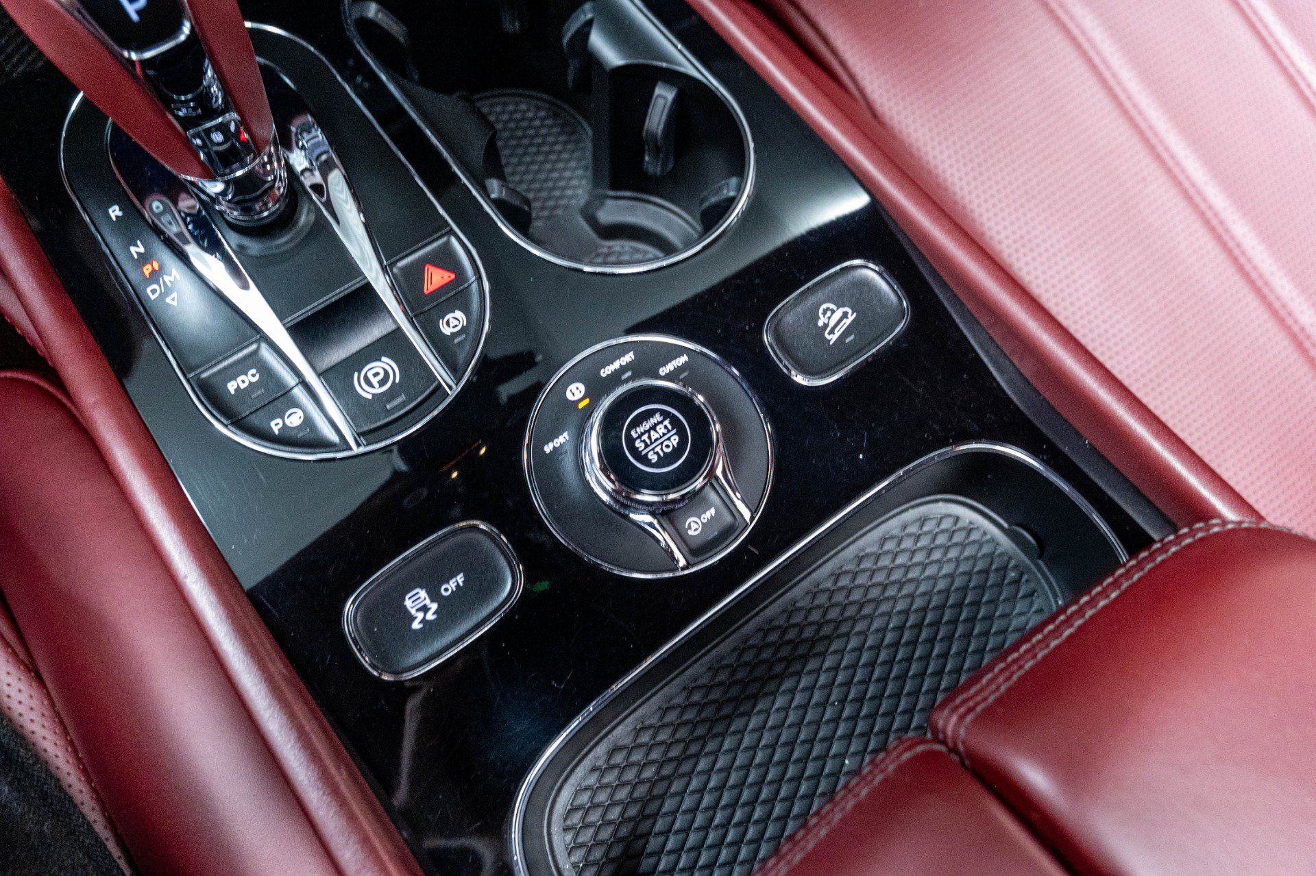 Used 2020 Bentley Bentayga AWD/4WD image 74