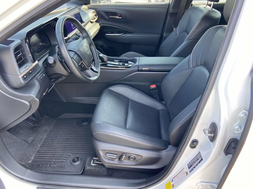 Used 2024 Toyota Crown Platinum AWD/4WD image 16