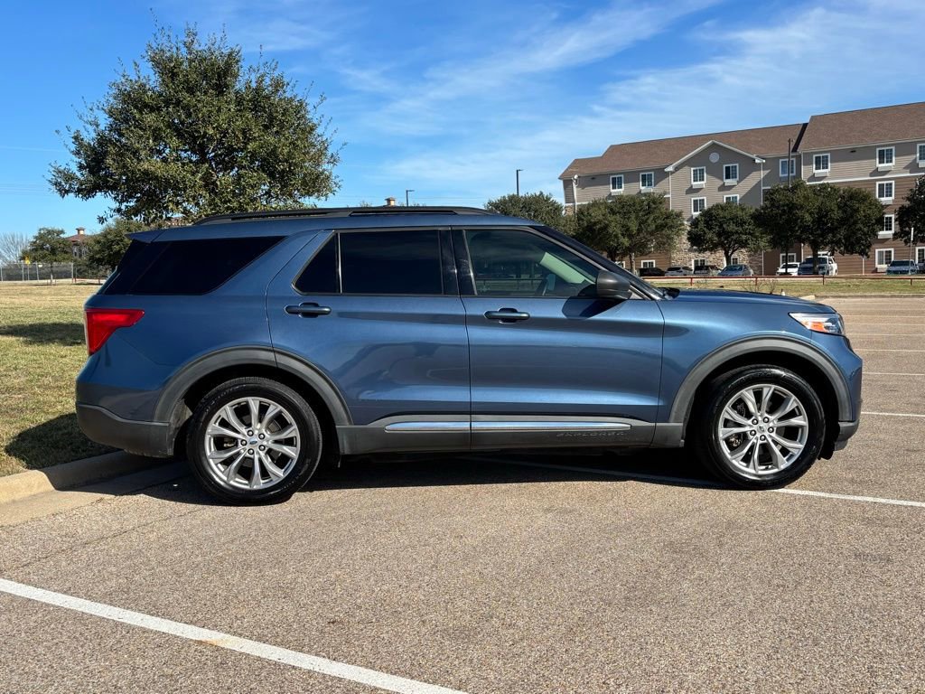 Used 2020 Ford Explorer XLT w/ Equipment Group 202A image 5