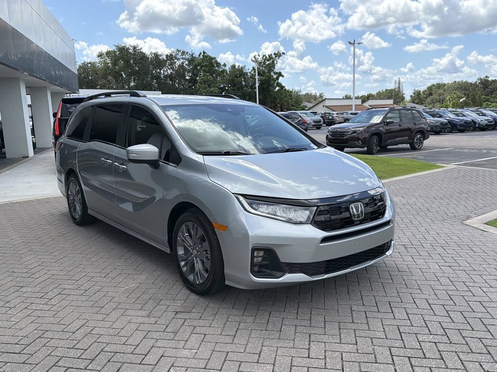 Used 2025 Honda Odyssey Touring image 7