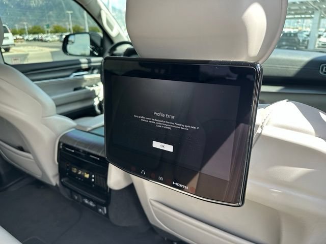 Used 2023 Jeep Wagoneer L Series III w/ Premium Group I AWD/4WD image 30
