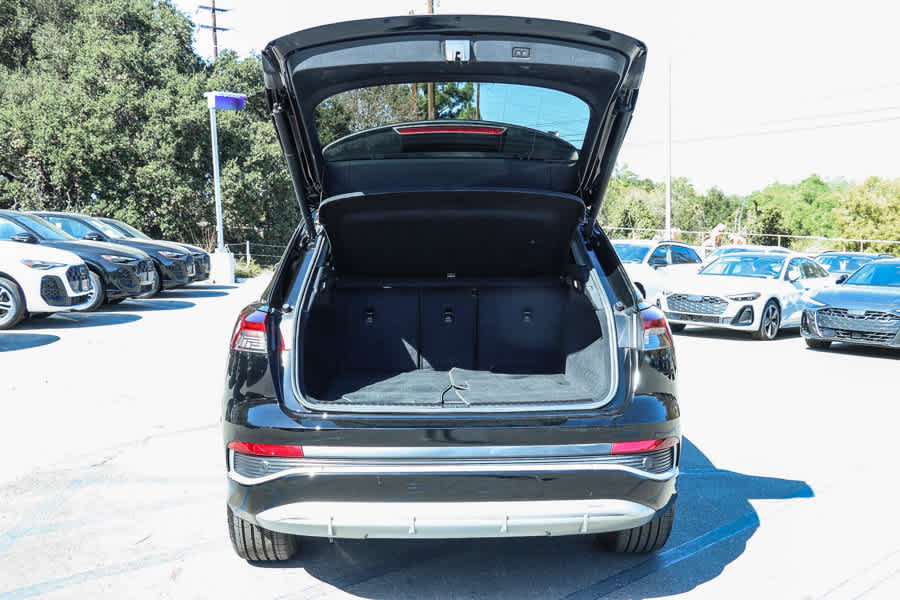 Used 2023 Audi Q4 e-tron Premium Plus AWD/4WD image 27