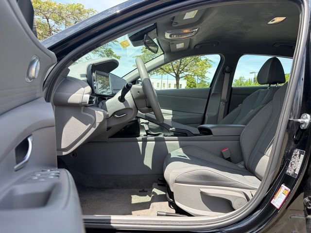 Used 2024 Hyundai Elantra SEL FWD image 15