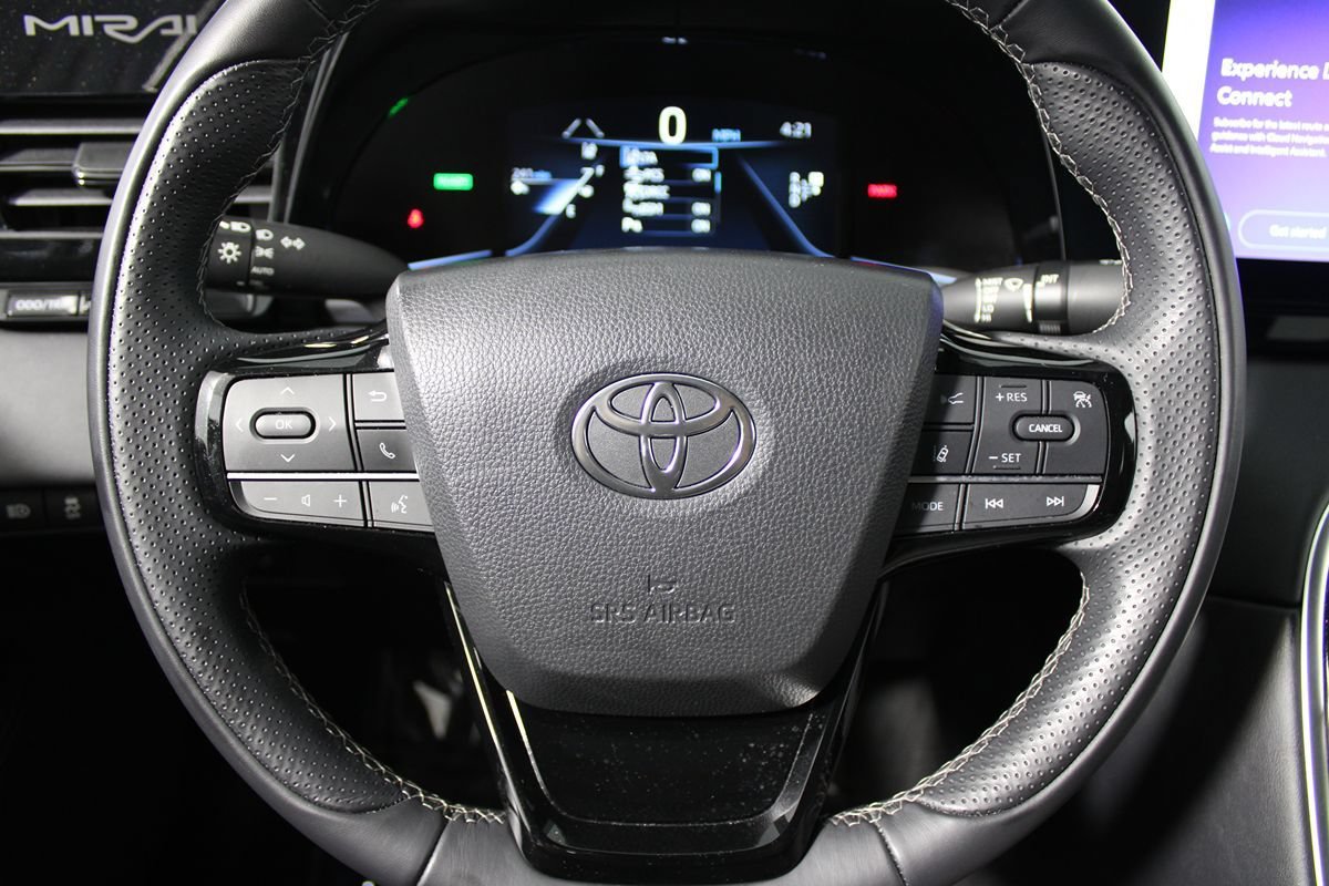 Used 2023 Toyota Mirai w/ Advanced Technology Package RWD image 18