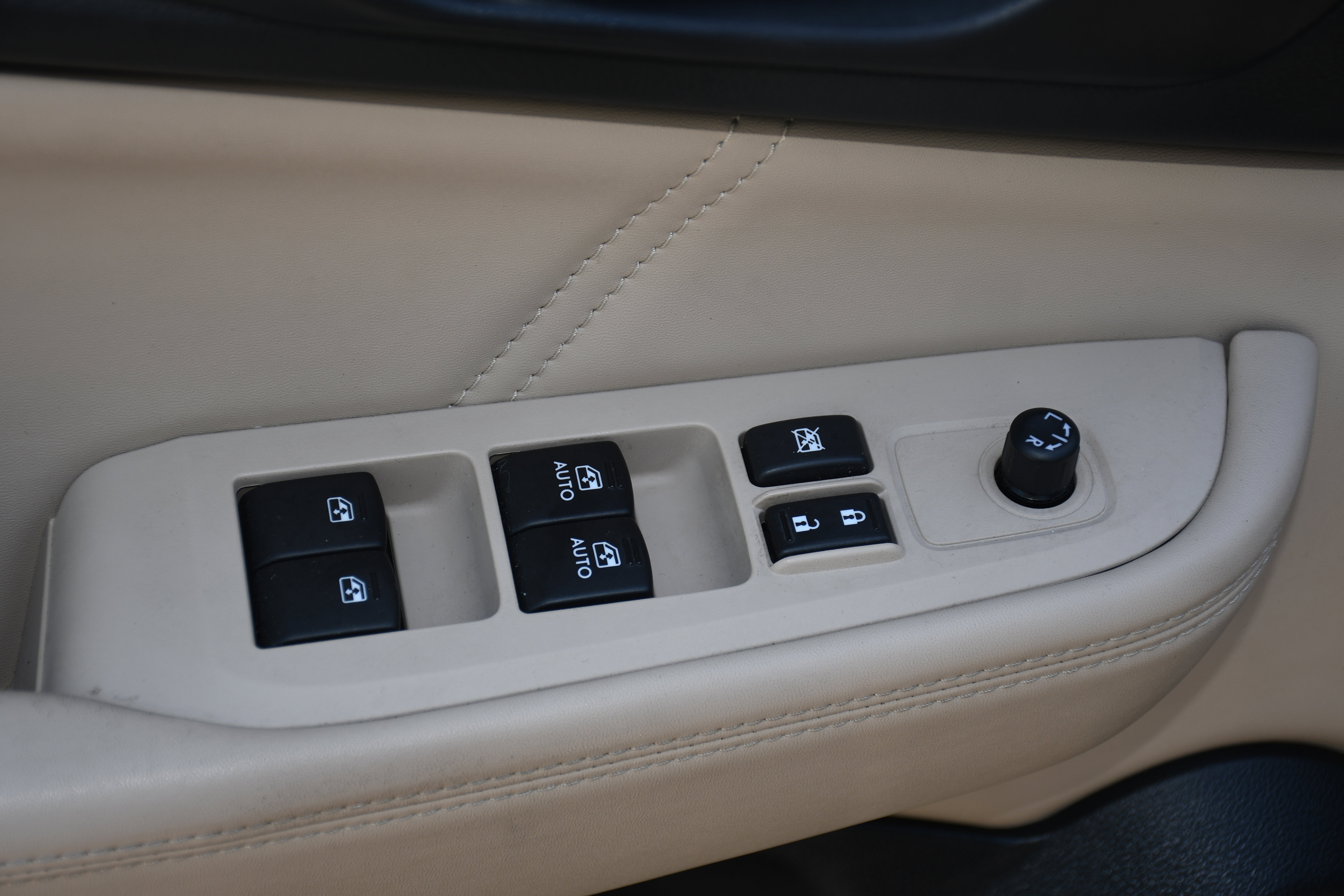 Used 2019 Subaru Outback 2.5i Limited w/ Popular Package #2 image 11