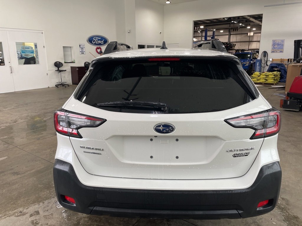 Used 2023 Subaru Outback Premium image 6