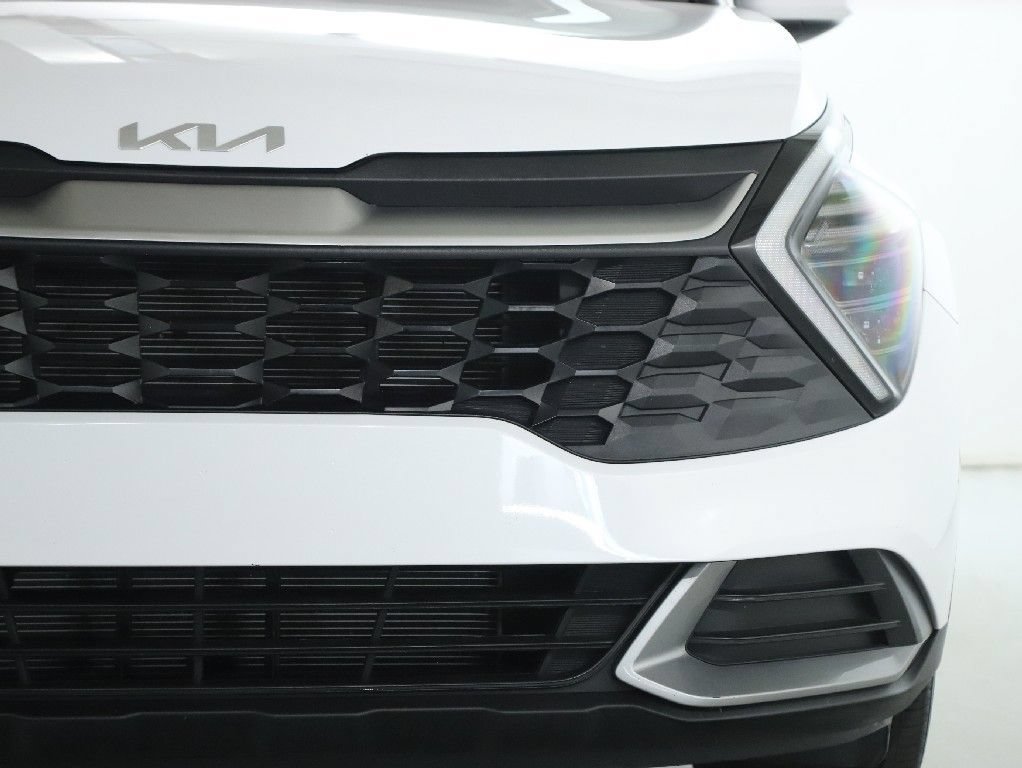 Used 2025 Kia Sportage LX FWD image 8