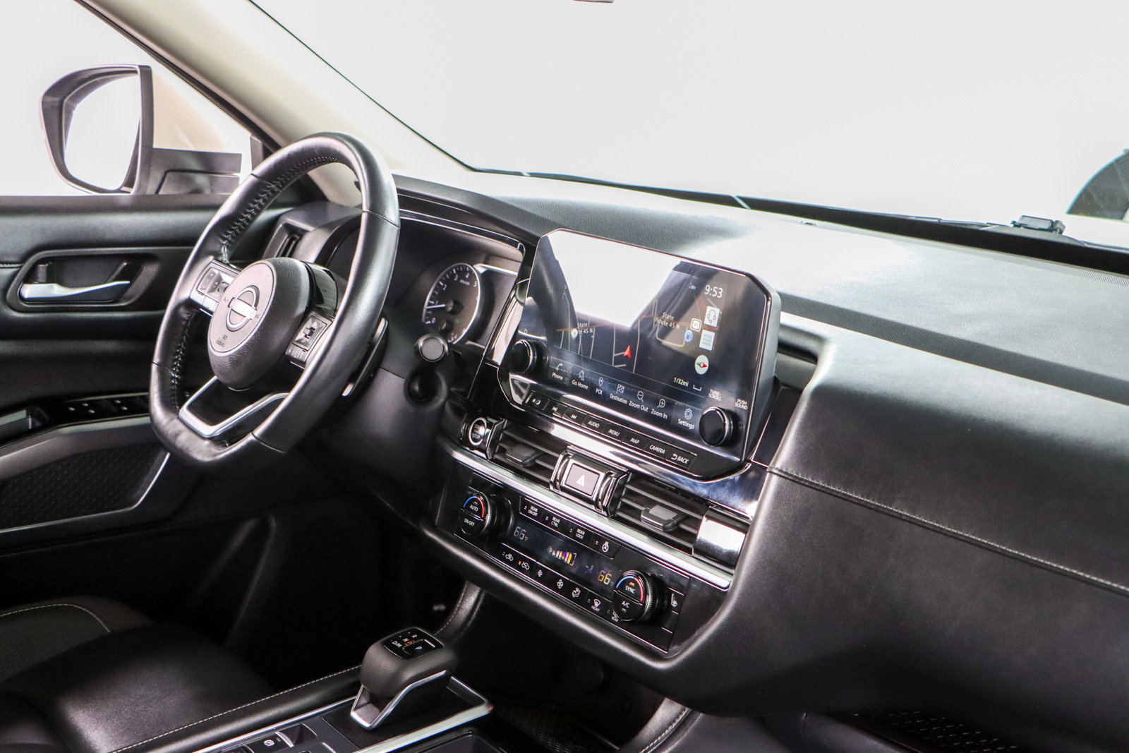 Used 2023 Nissan Pathfinder SL w/ Lighting Package (N92) FWD image 26