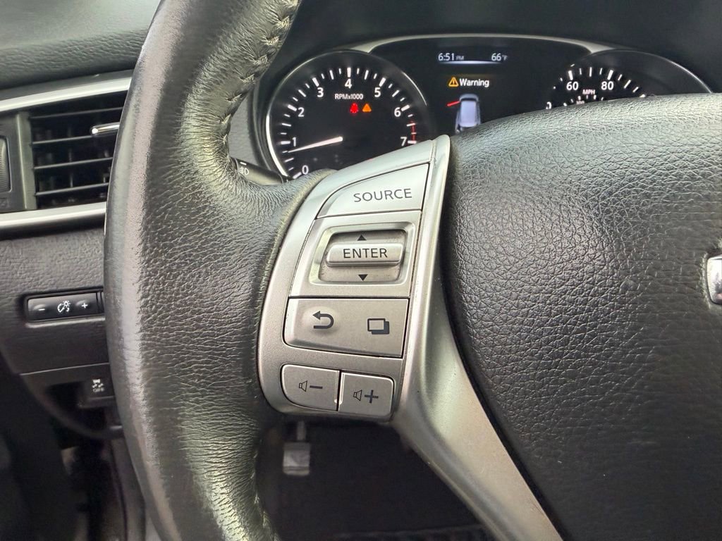 Used 2015 Nissan Rogue SL w/ SL Premium Package image 30