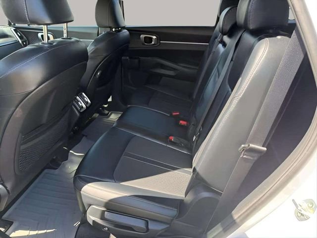 Used 2021 Kia Sorento S image 6