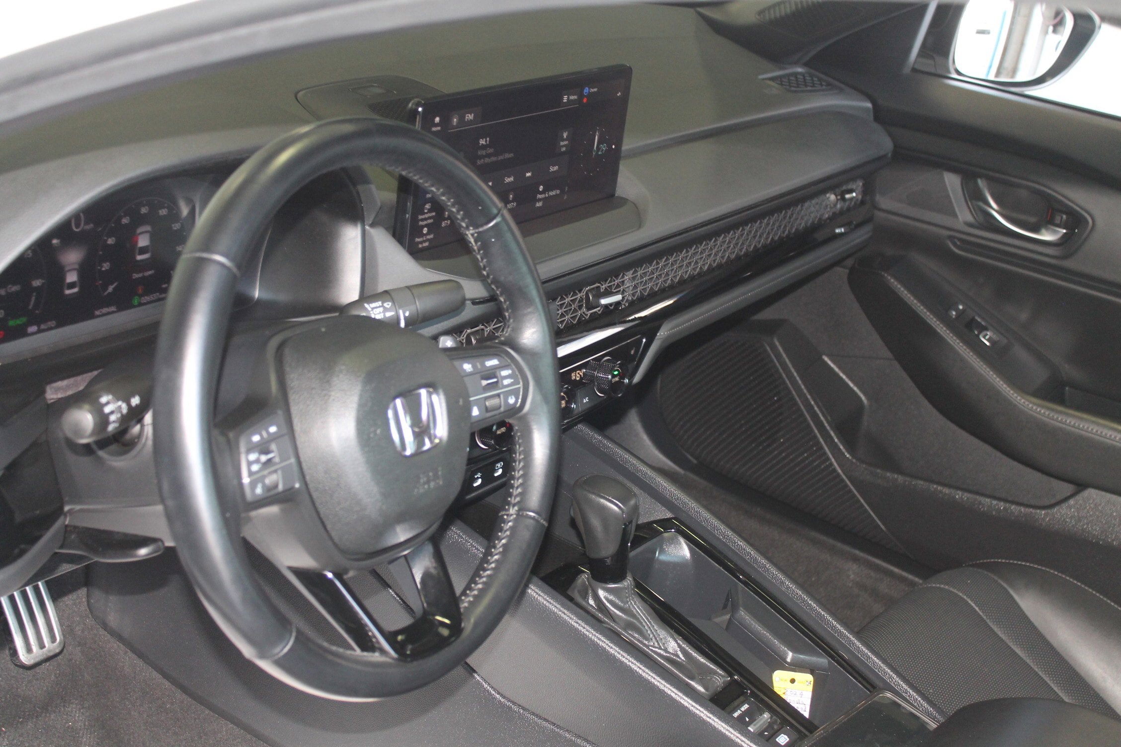 Used 2024 Honda Accord Sport image 23