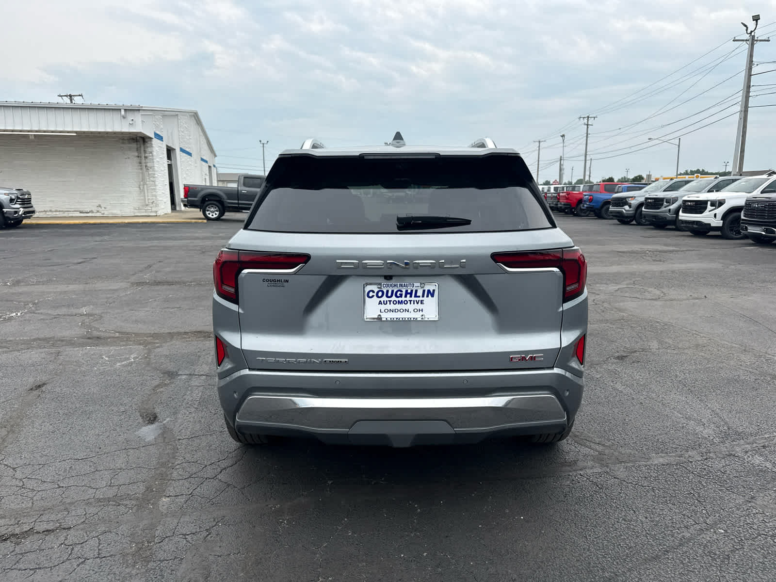 New 2027 GMC Terrain Denali w/ LPO, Floor Liner Package AWD/4WD image 4