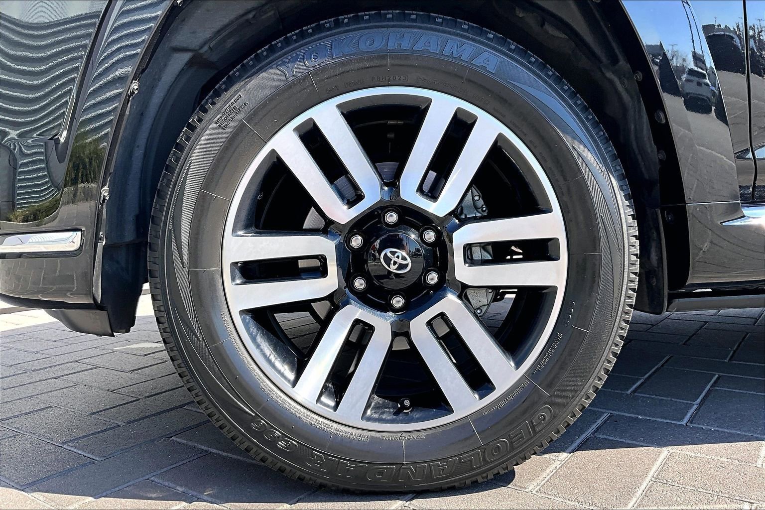 Used 2023 Toyota 4Runner Limited RWD image 9