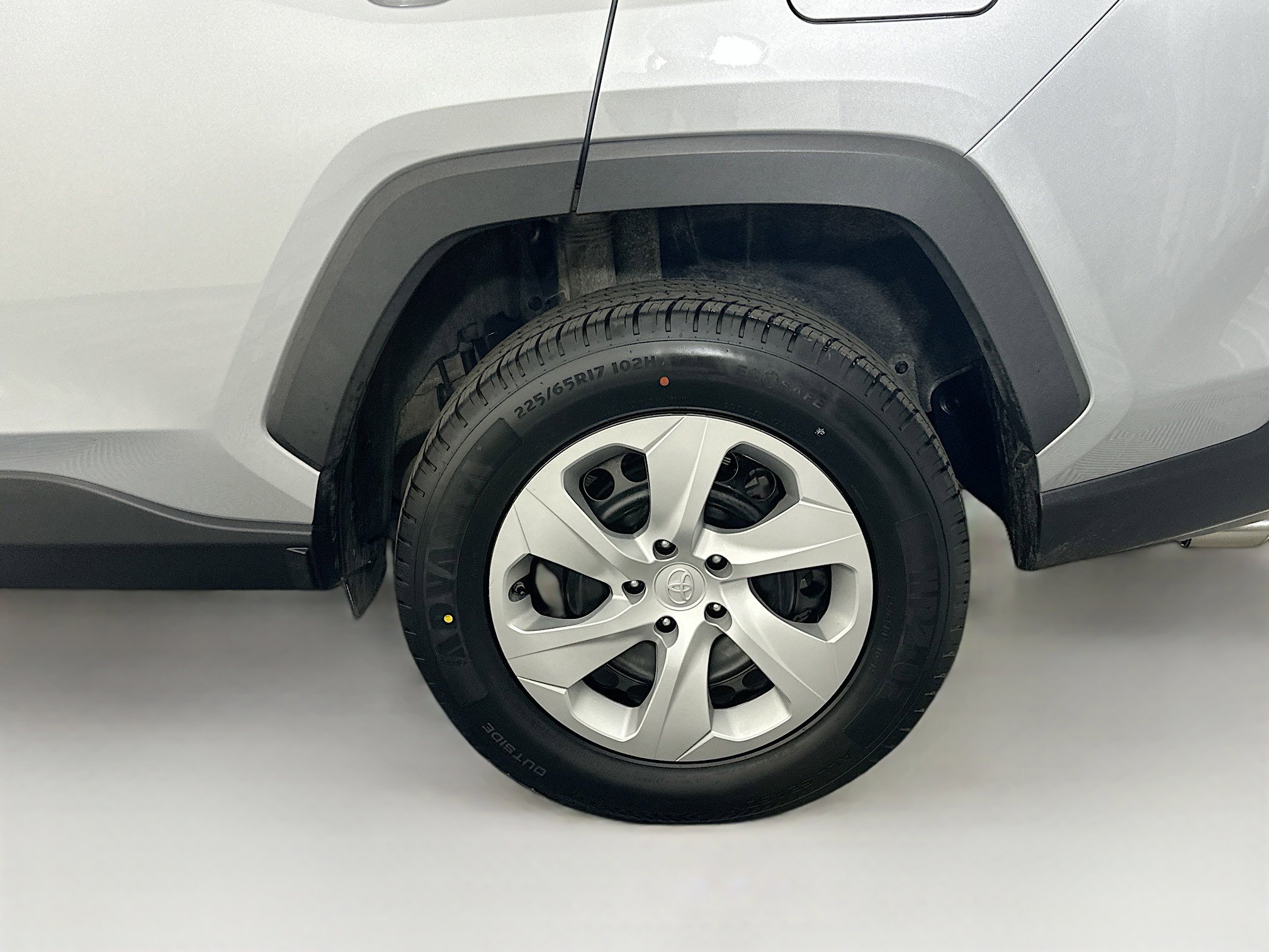 Used 2025 Toyota RAV4 LE image 11