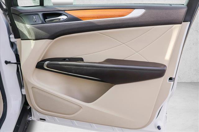 Used 2019 Lincoln MKC Select image 29