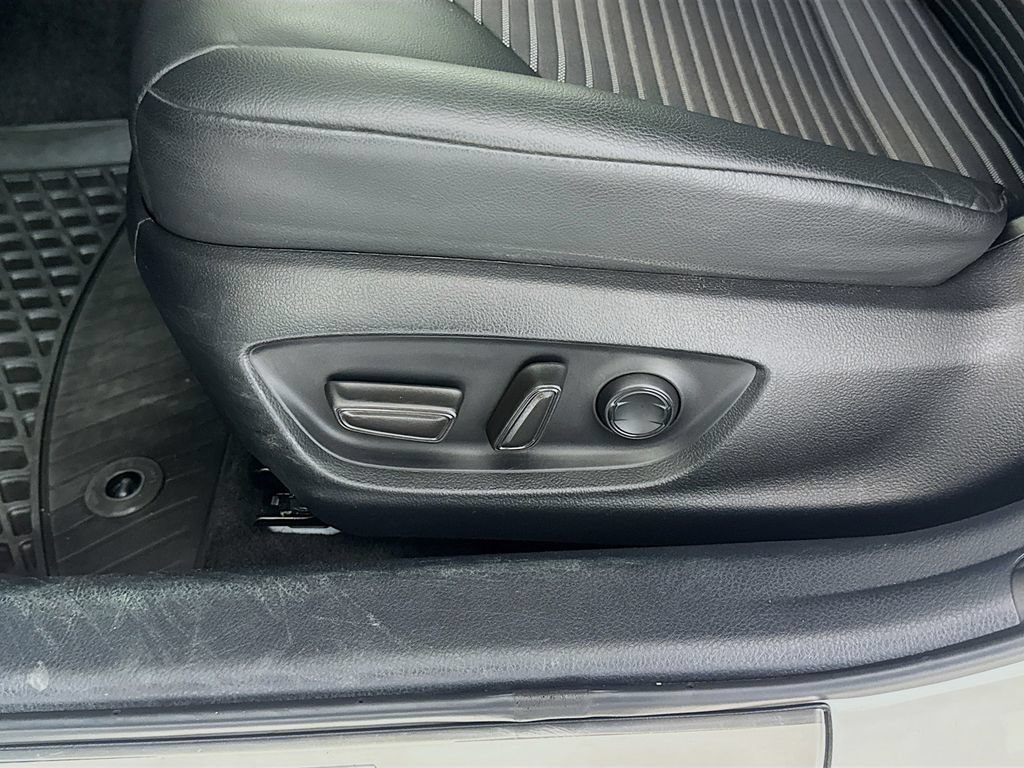 Used 2024 Toyota Camry SE FWD image 21