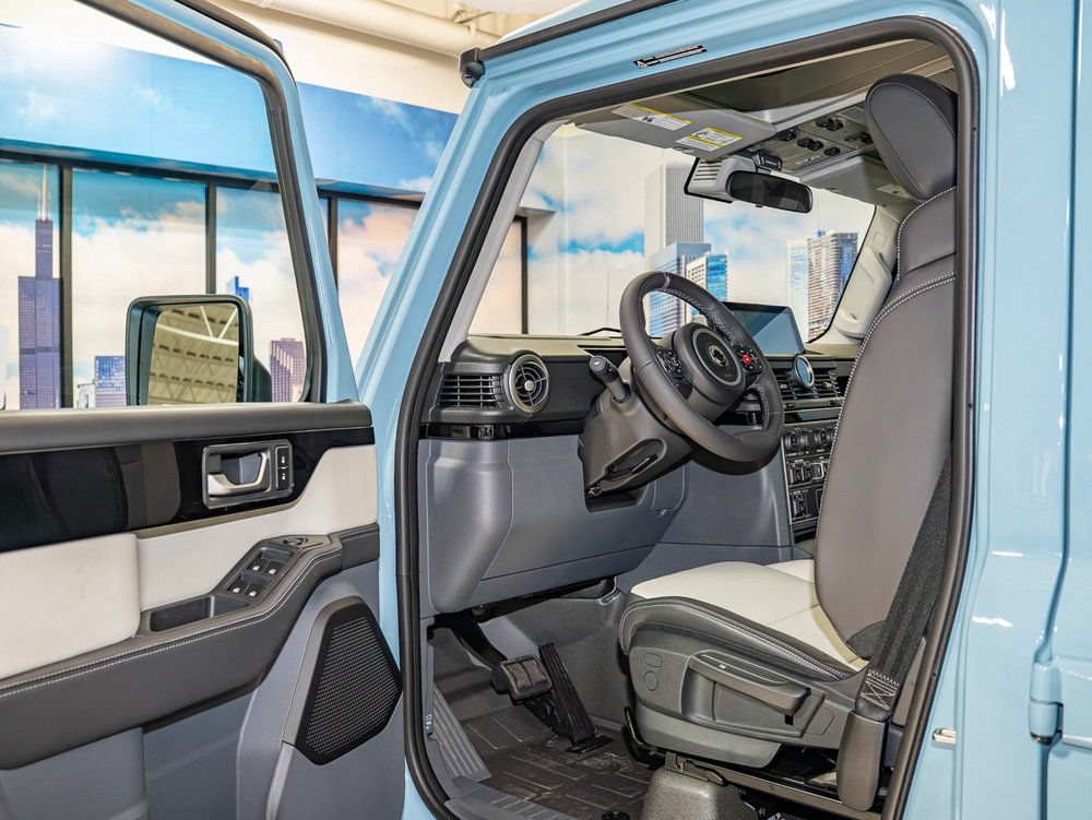 Used 2025 INEOS Grenadier Station Wagon AWD/4WD image 13
