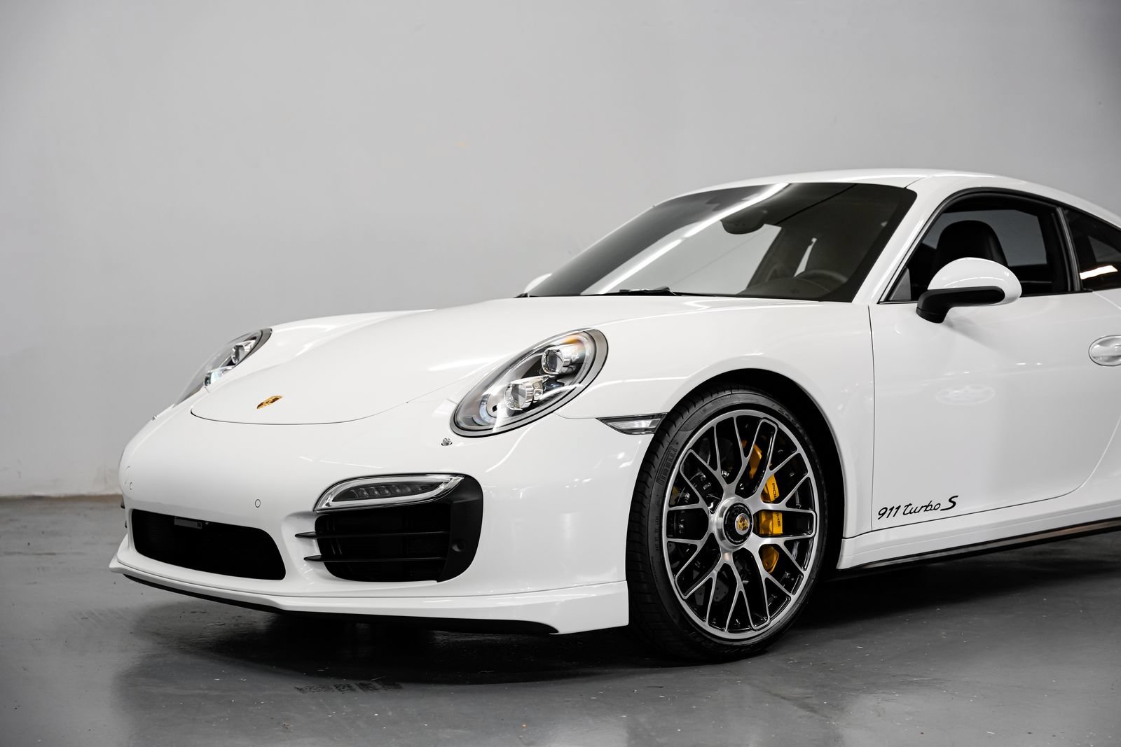 Used 2014 Porsche 911 Turbo S AWD/4WD image 32