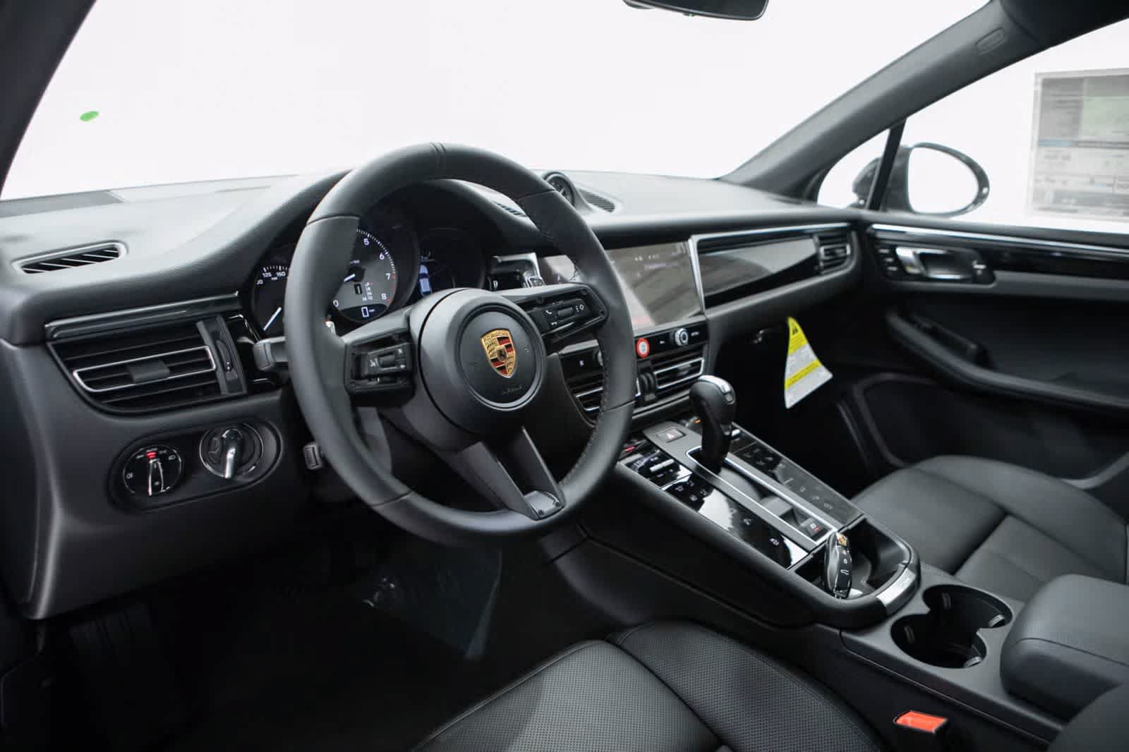 Certified 2026 Porsche Macan S AWD/4WD image 4