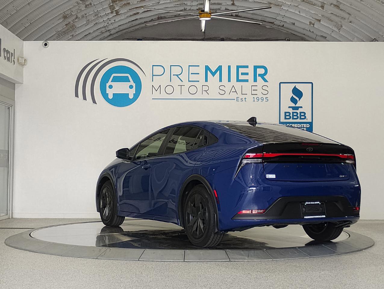 Used 2026 Toyota Prius LE FWD image 5