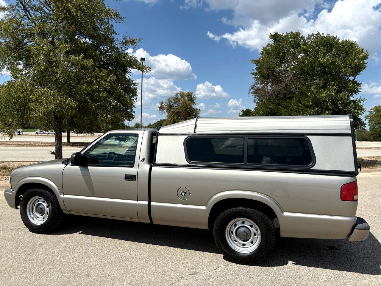 Used 2003 GMC Sonoma SL w/ Convenience Package image 3