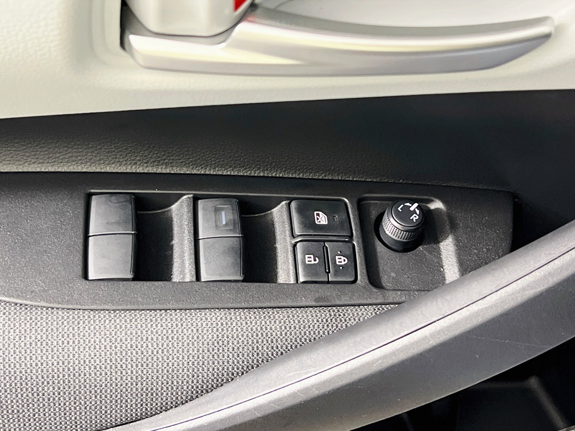 Used 2026 Toyota Corolla SE FWD image 15