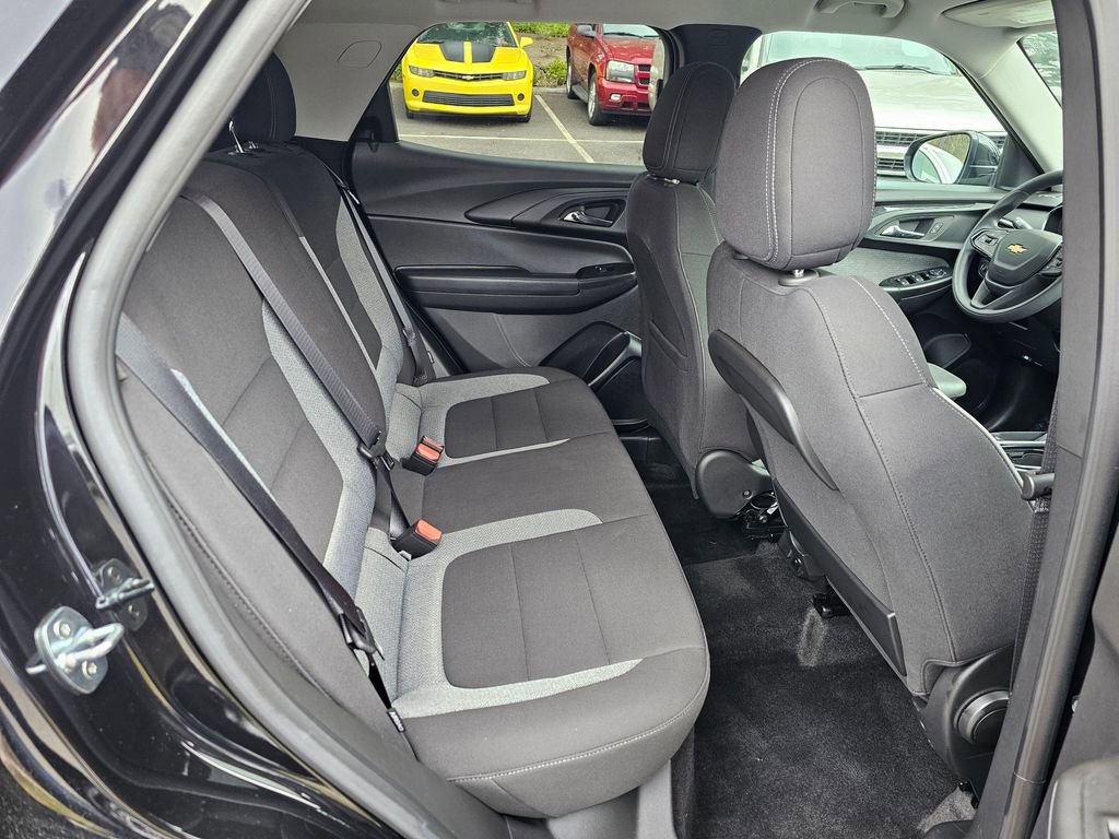 Used 2023 Chevrolet TrailBlazer LT w/ Convenience Package image 12
