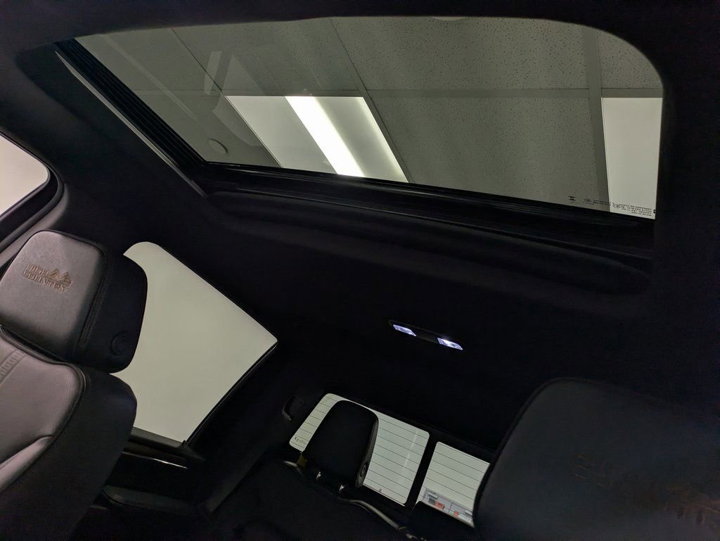 Used 2024 Chevrolet Silverado 3500 High Country w/ High Country Premium Package image 22