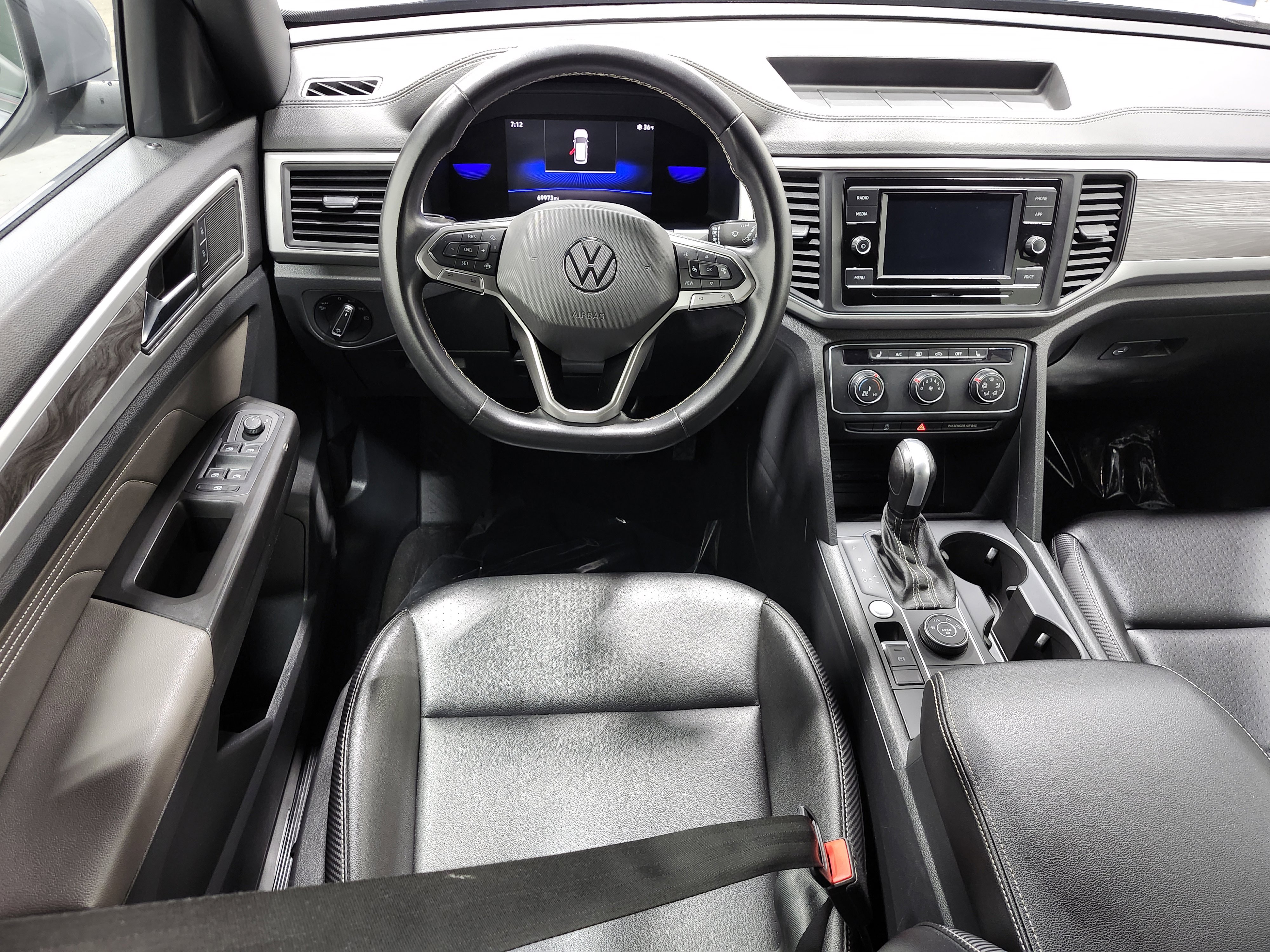 Used 2022 Volkswagen Atlas Cross Sport SE image 28